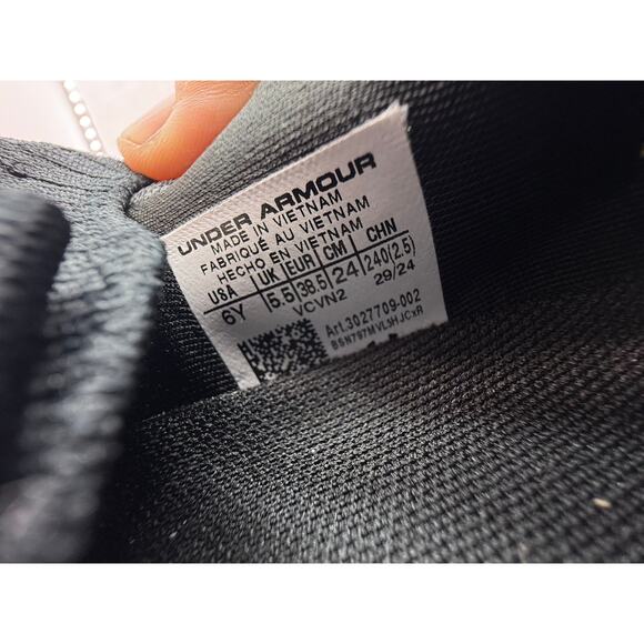 Under Armour GS Phantom 4 Sz 6Y Womens 7.5 Black White Running Shoes 3027709-002 - Picture 8 of 10